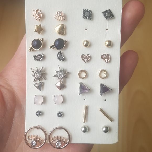 NEW Earrings - Picture 3 of 3